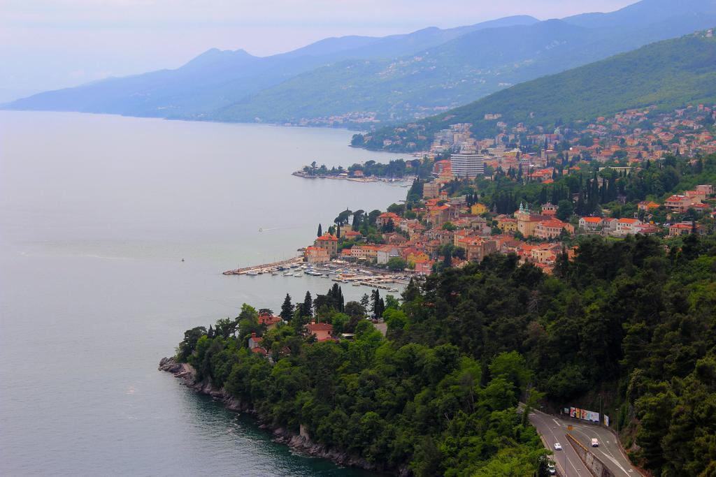Apartments Anicic Ičići 外观 照片